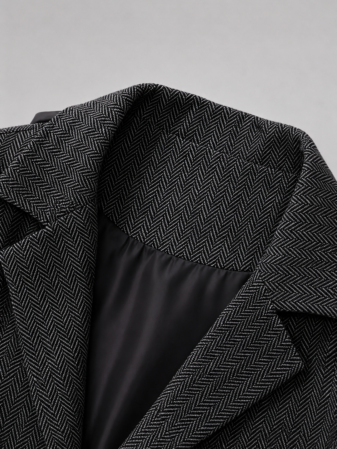 Men’s Tailored Herringbone Waistcoat with Chain Accent
