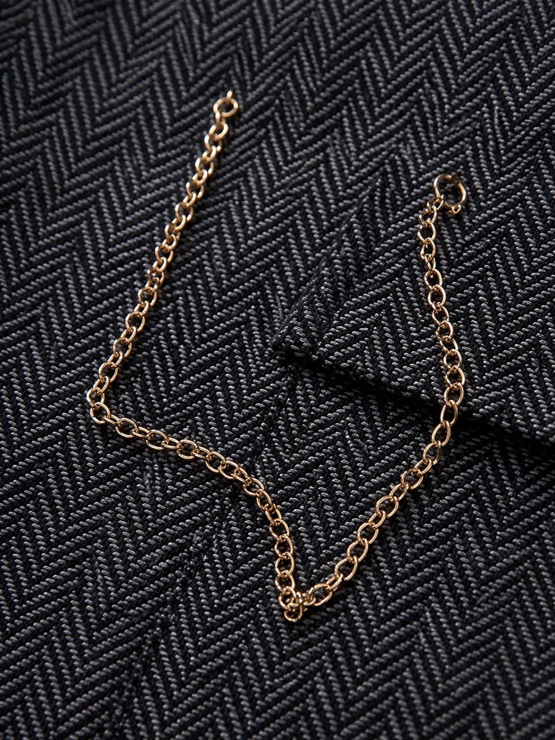 Men’s Tailored Herringbone Waistcoat with Chain Accent