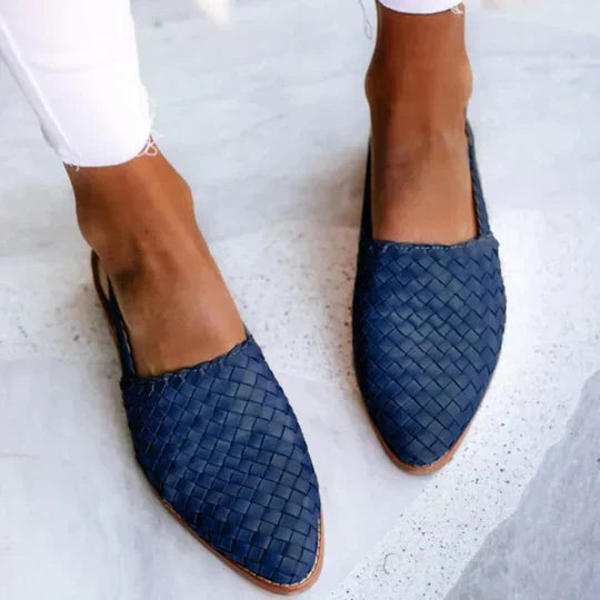 Women's Artisan Flat Sandals with Buckle for Casual Days