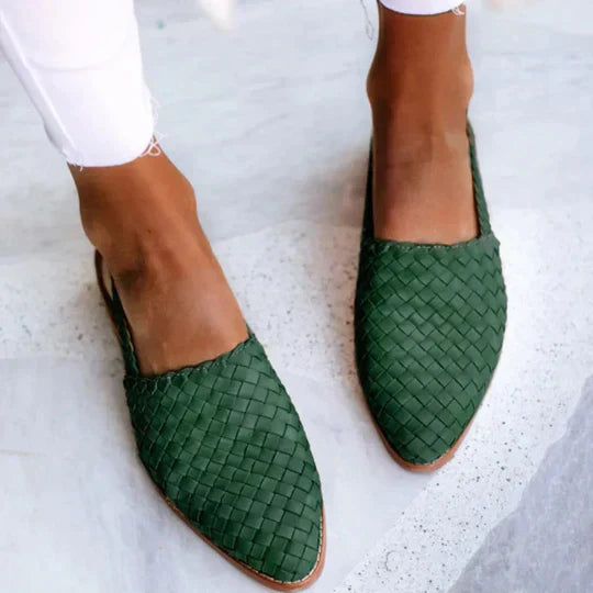 Women's Artisan Flat Sandals with Buckle for Casual Days