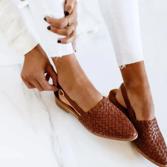 Women's Artisan Flat Sandals with Buckle for Casual Days