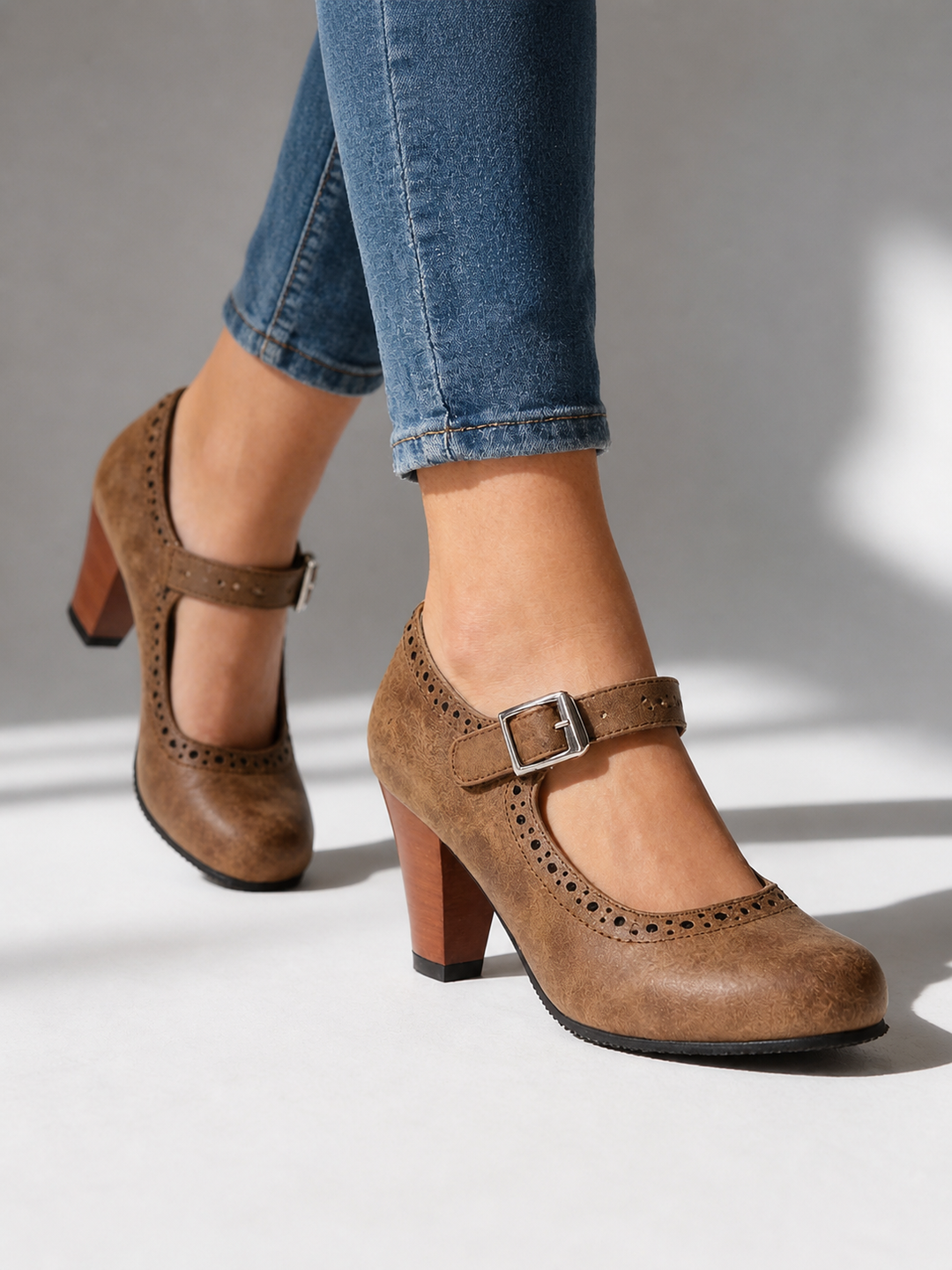 Women’s Block Heel Mary Jane with Brogue
