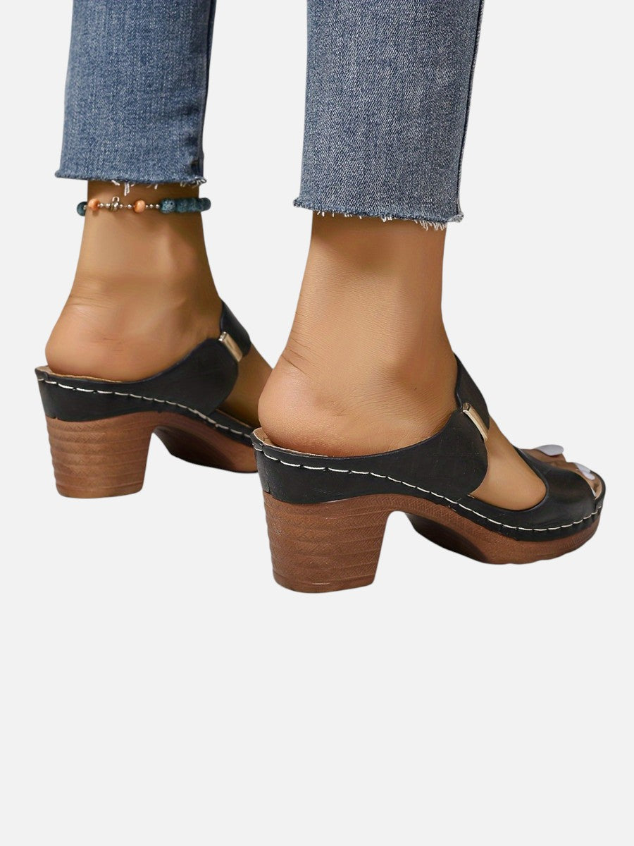 Women’s Block Heel Sandals with Quilted Look