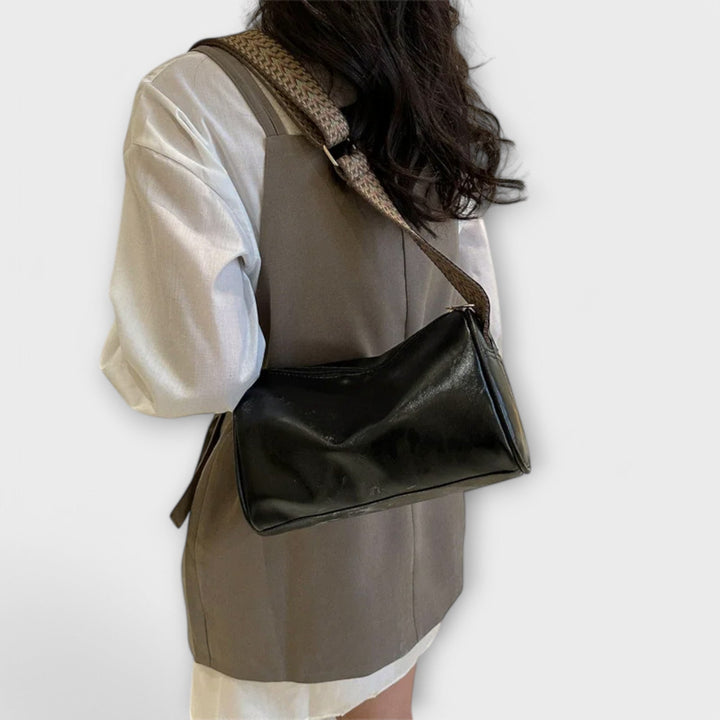 Women's Crossbody Bag with Vintage Charm for Everyday Use