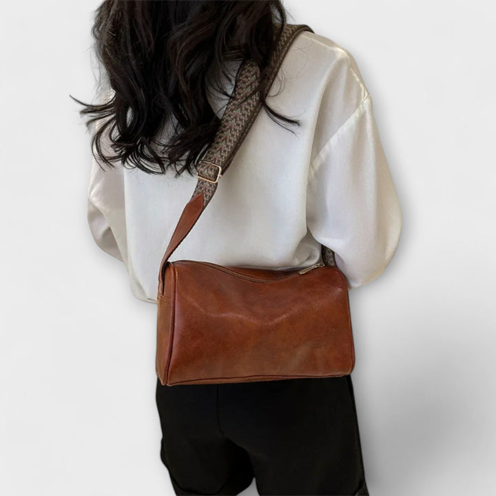 Women's Crossbody Bag with Vintage Charm for Everyday Use