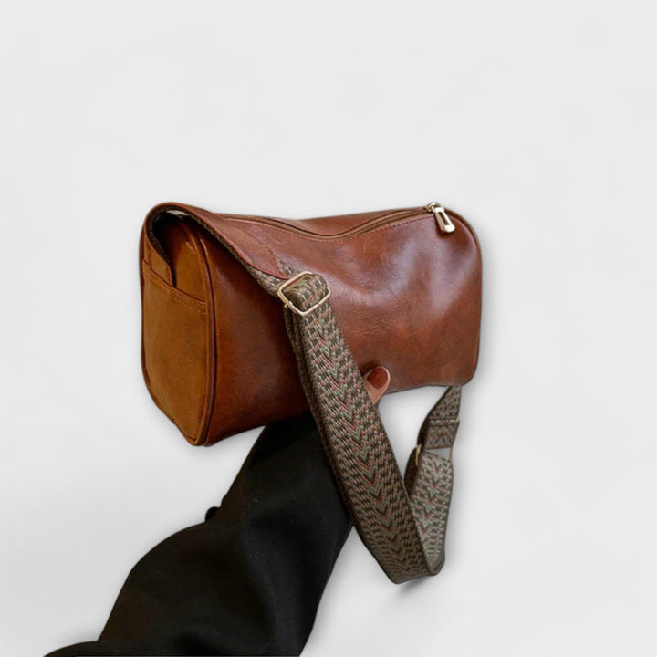 Women's Crossbody Bag with Vintage Charm for Everyday Use