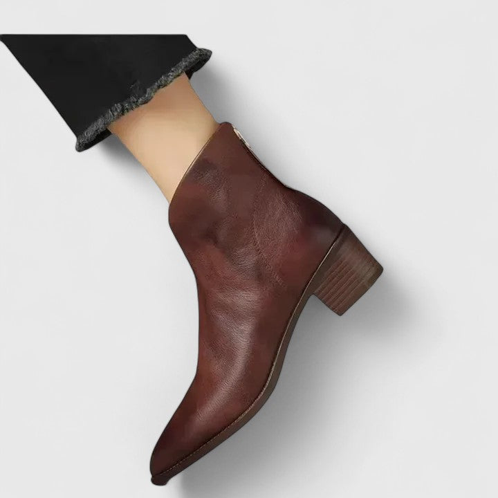 Women's Elegant Boots with Timeless Silhouette for Work