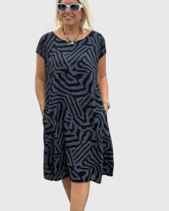 Women's Elegant Dress with A-line Fit for City Strolls