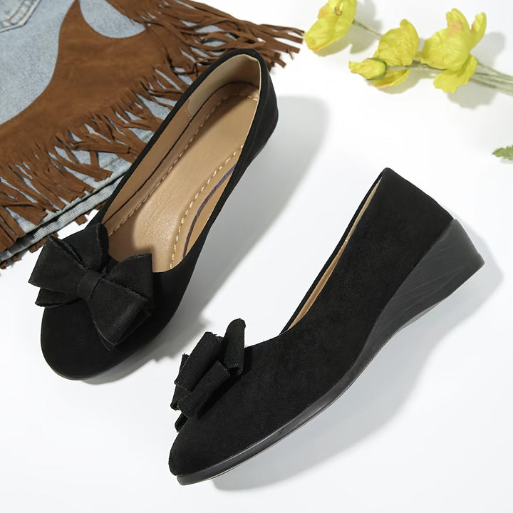 Women's Flats with Targeted Support for Everyday Wear