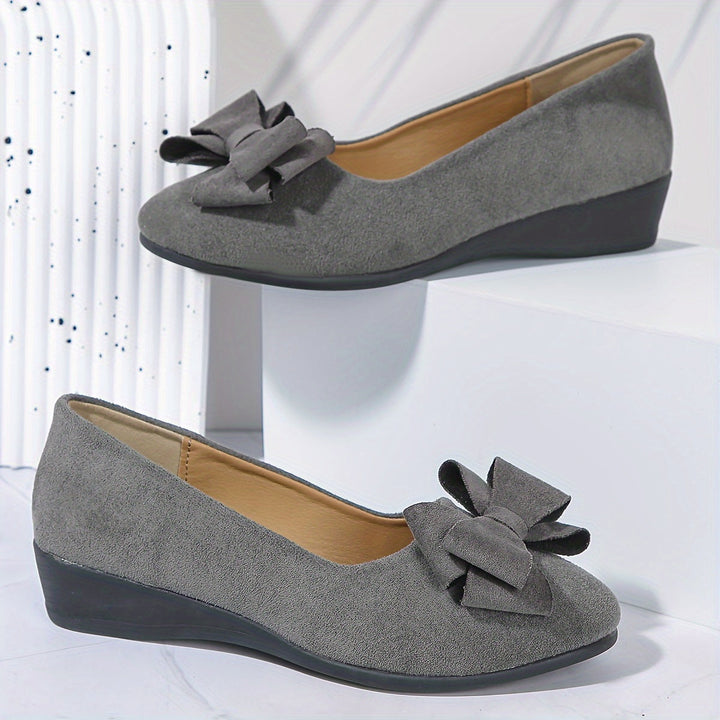 Women's Flats with Targeted Support for Everyday Wear