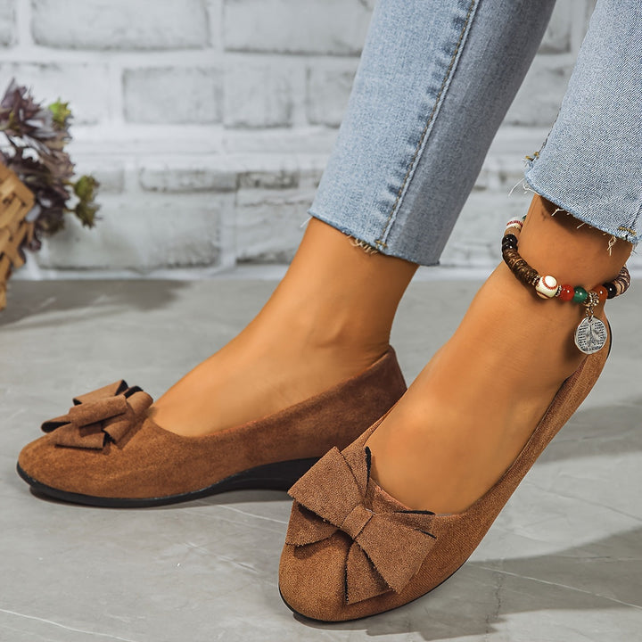 Women's Flats with Targeted Support for Everyday Wear