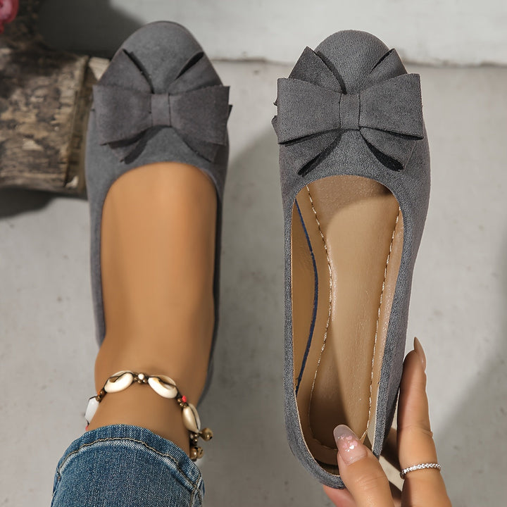 Women's Flats with Targeted Support for Everyday Wear