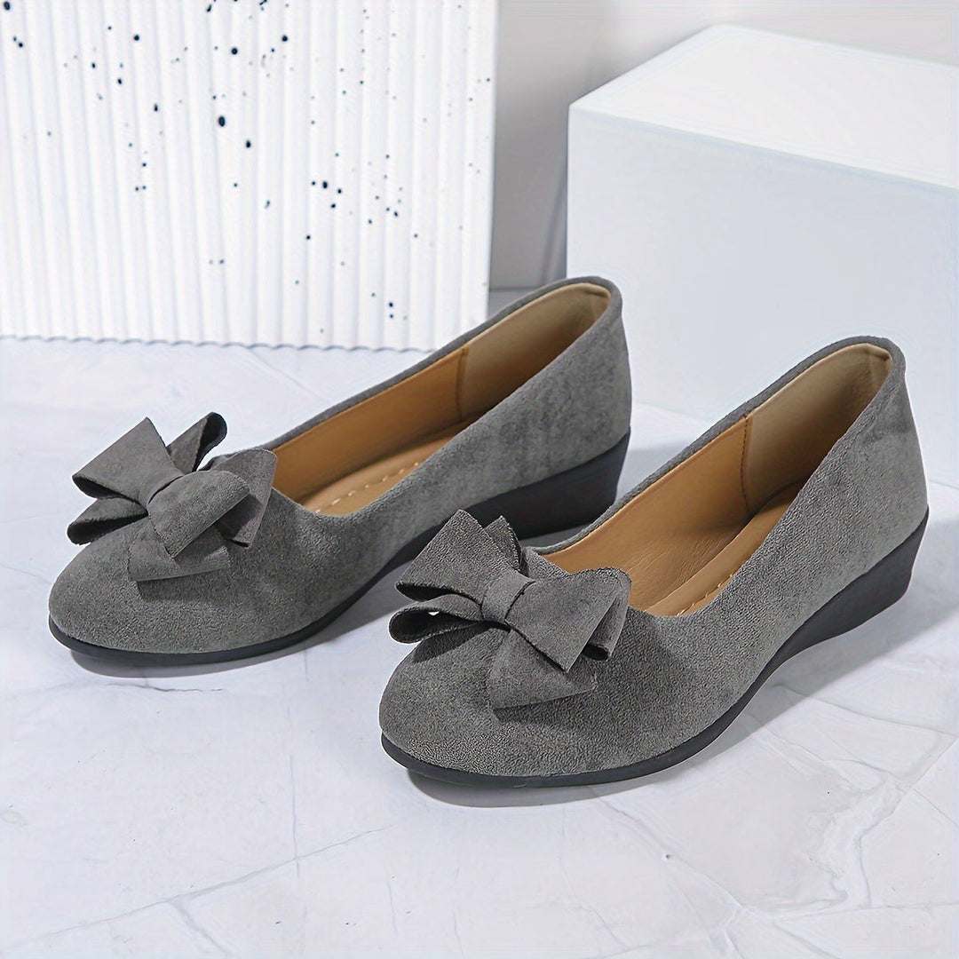 Women's Flats with Targeted Support for Everyday Wear