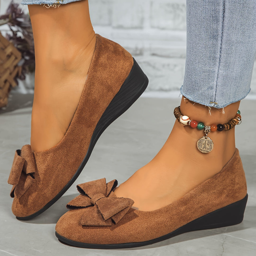 Women's Flats with Targeted Support for Everyday Wear