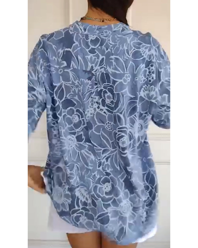 Women's Floral Blouse with Relaxed Fit for Casual Day Out