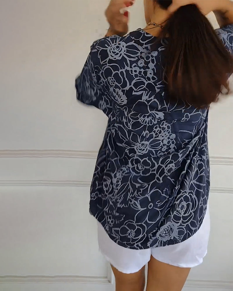 Women's Floral Blouse with Relaxed Fit for Casual Day Out