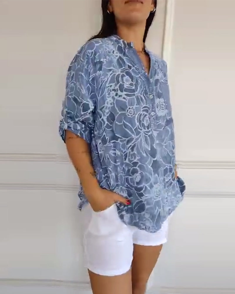 Women's Floral Blouse with Relaxed Fit for Casual Day Out