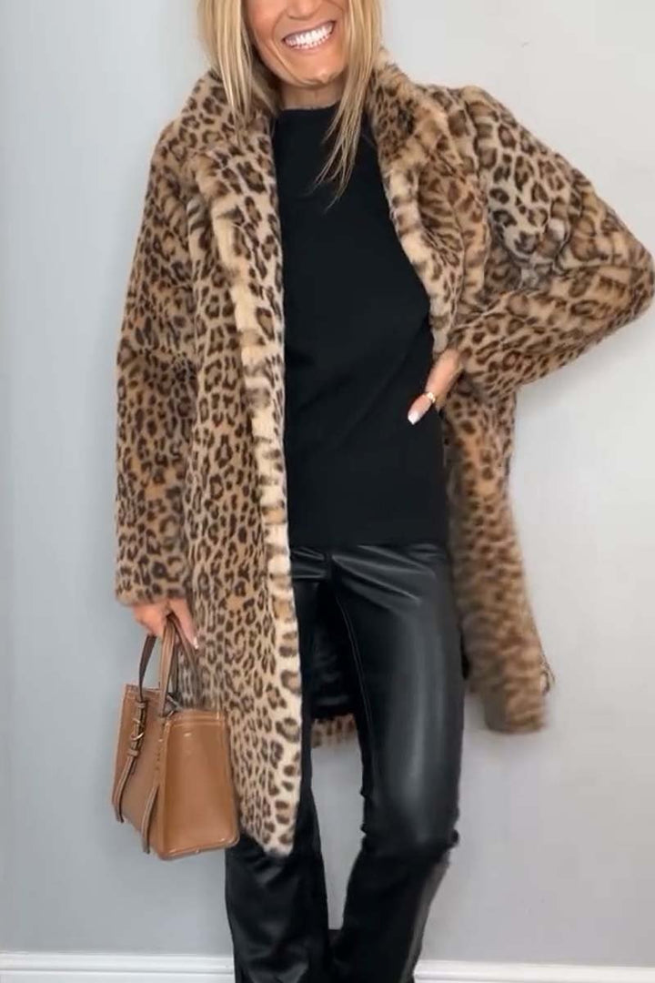 Women's Leopard Winter Coat with Bold Print for City Outings