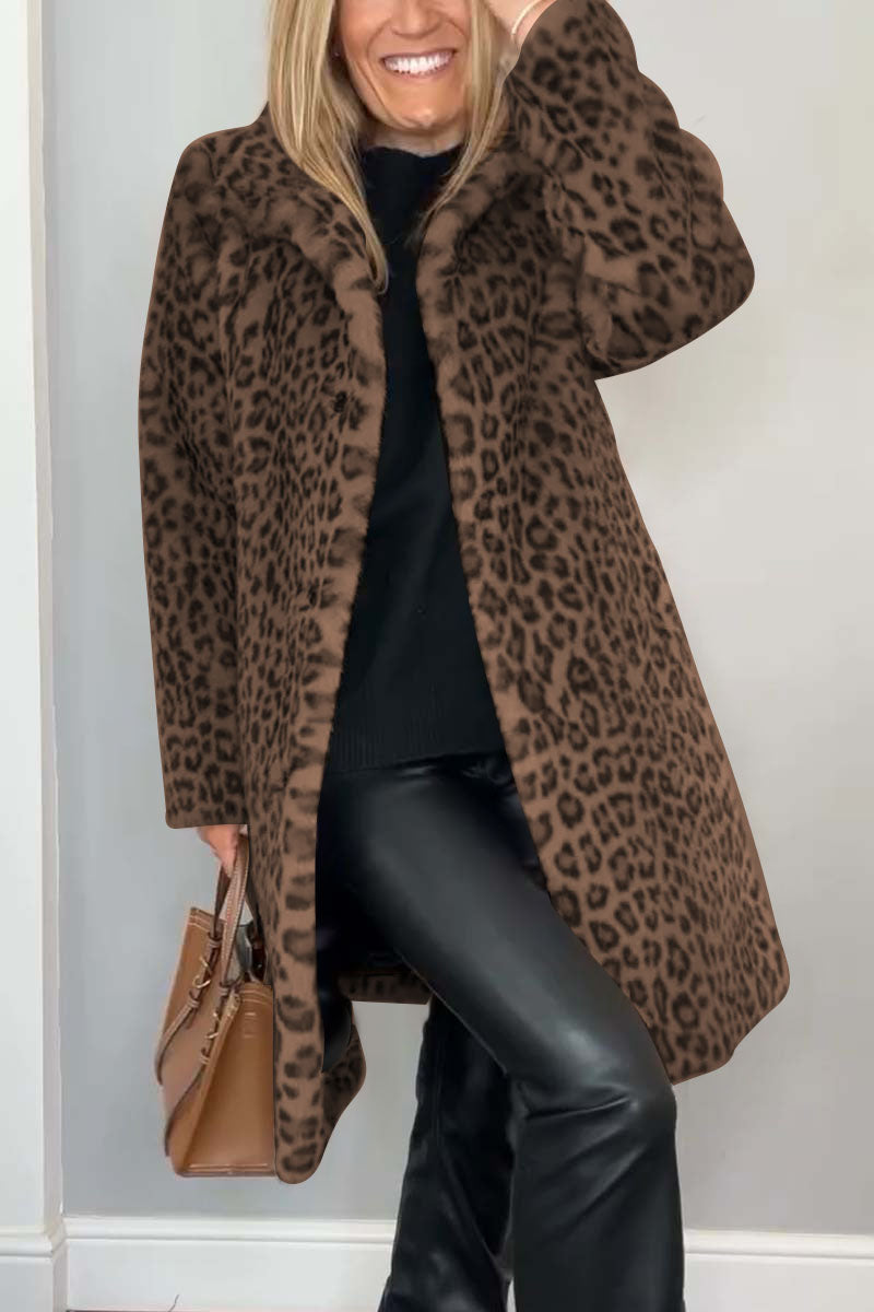 Women's Leopard Winter Coat with Bold Print for City Outings