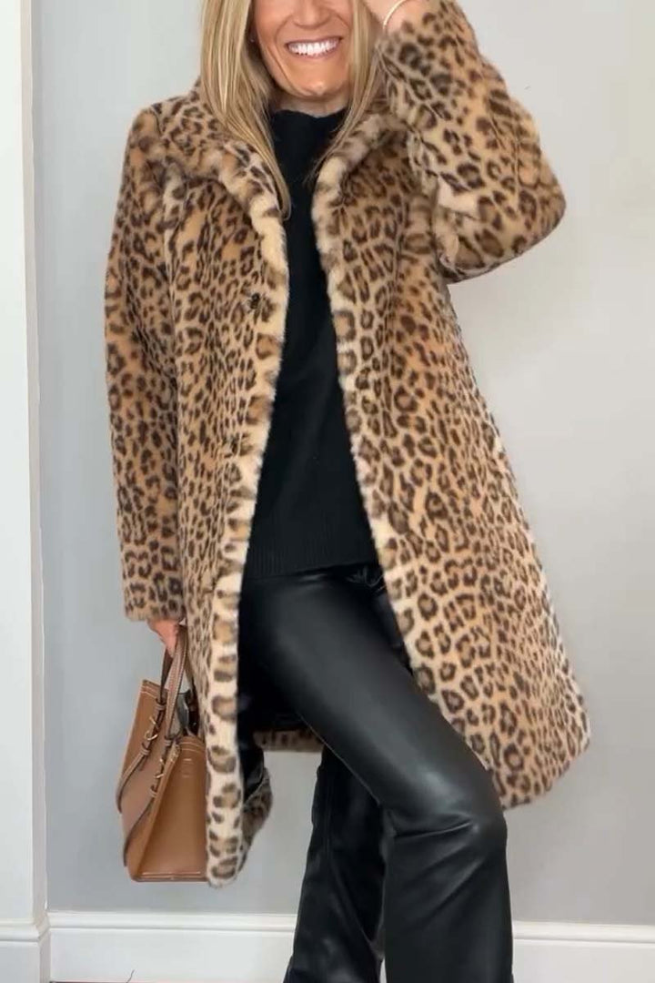Women's Leopard Winter Coat with Bold Print for City Outings
