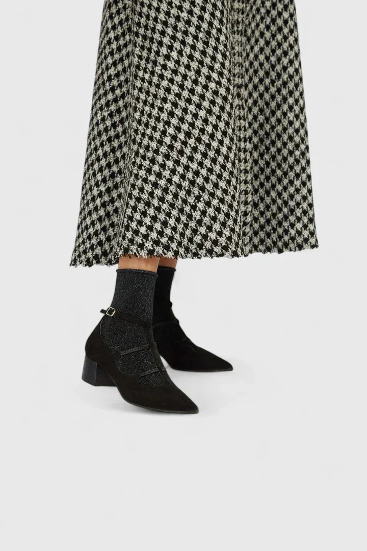 Women's Orthopaedic Heels with Distinctive Heel Design for Work