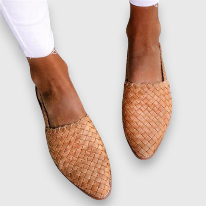 Women's Sandal with woven strap for everyday wear