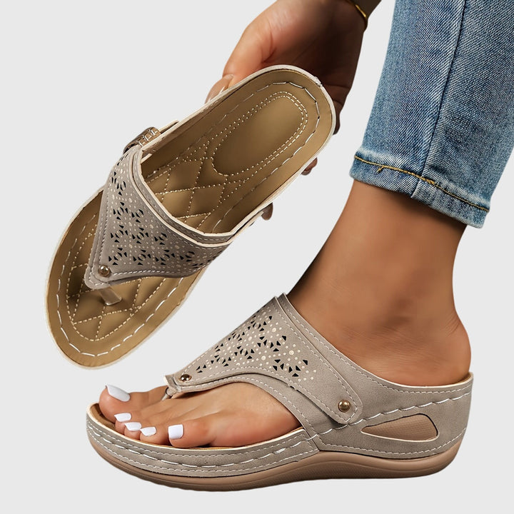 Women's Sandals with Beaded Anklet for Summer Outings