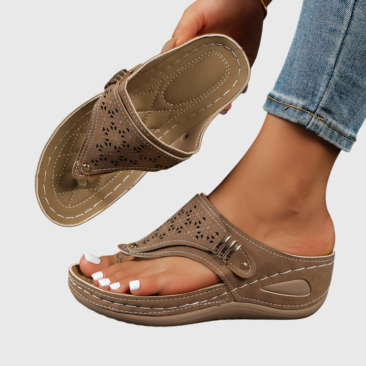 Women's Sandals with Beaded Anklet for Summer Outings
