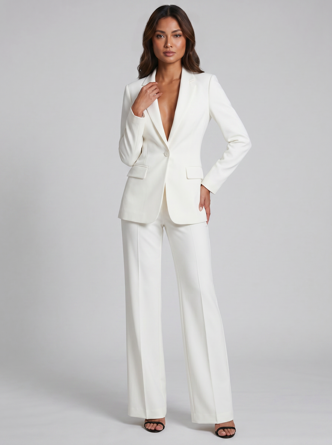 Women's tailored blazer and wide-leg trousers set, ivory
